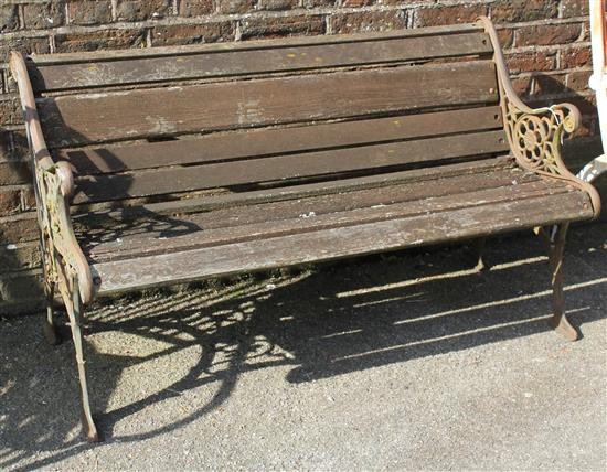 Metal frame garden seat(-)